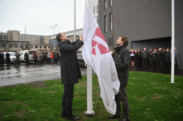 Ehitaja lipu langetamine (Kaamos Ehitus OÜ). Foto: Sven Tupits