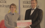 President Toomas Hendrik Ilves koos vanema vanuserühma võitja Andri Soonega Kadrina Keskkooli 11. klassist.
