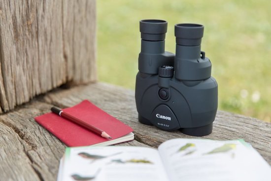 Canon tutvustab uusi binokleid 12×36 IS III ja 10×30 IS II