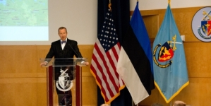 President Ilves: küberrünnakud võivad riigi vähemalt ajutiselt põlvili suruda