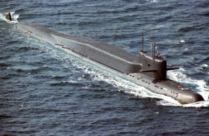 Purjakil vene kalamehed sõitsid tuumaallveelaevale otsa…