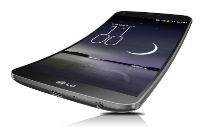 LG esitles maailma esimest päriselt nõgusat nutitelefoni