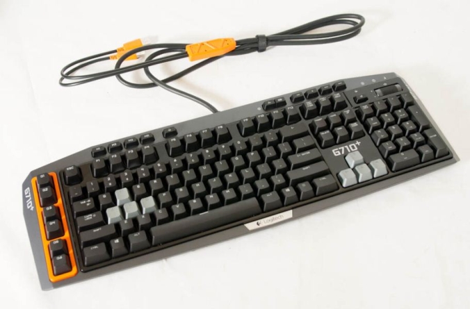 Logitech tõi turule mängijasõbraliku mehaanilise klaviatuuri