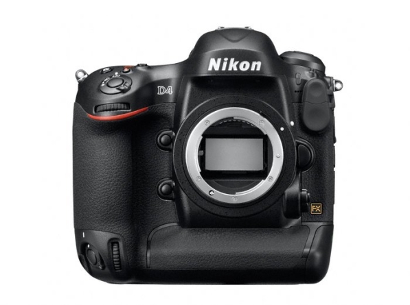 Nikon esitles D4 peegelkaamerat