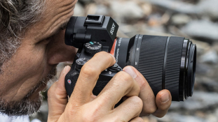 Sony tutvustab maailma esimest täiskaaderkaamerat α7 II