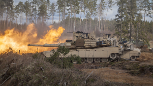 Abrams tankid lasid esimest korda keskpolügoonil